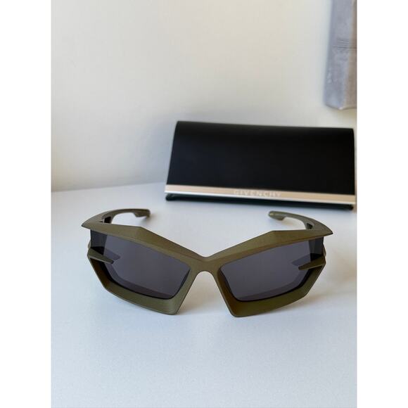 NEW Givenchy GV40049U Cut Mask Khaki Green Sunglasses - Picture 5 of 8